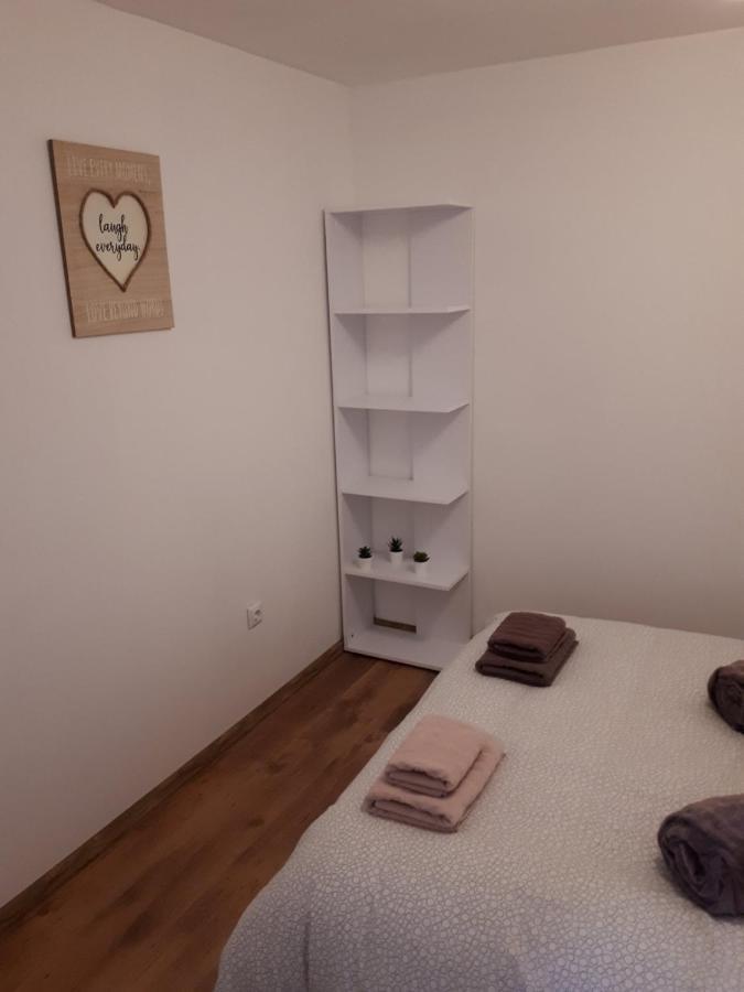 Apartman Ana Σλαβόνσκι Μπροντ Εξωτερικό φωτογραφία