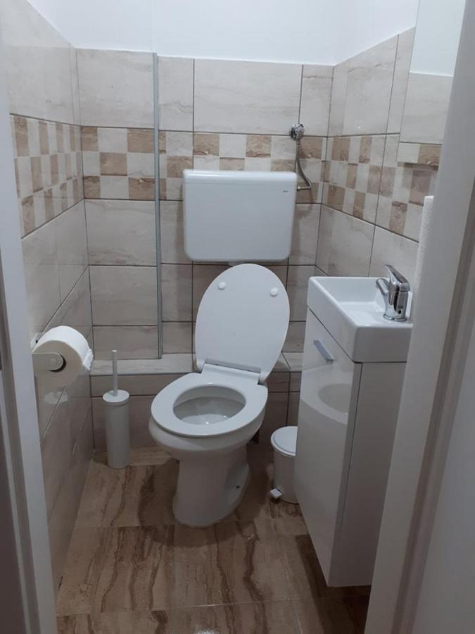 Apartman Ana Σλαβόνσκι Μπροντ Εξωτερικό φωτογραφία